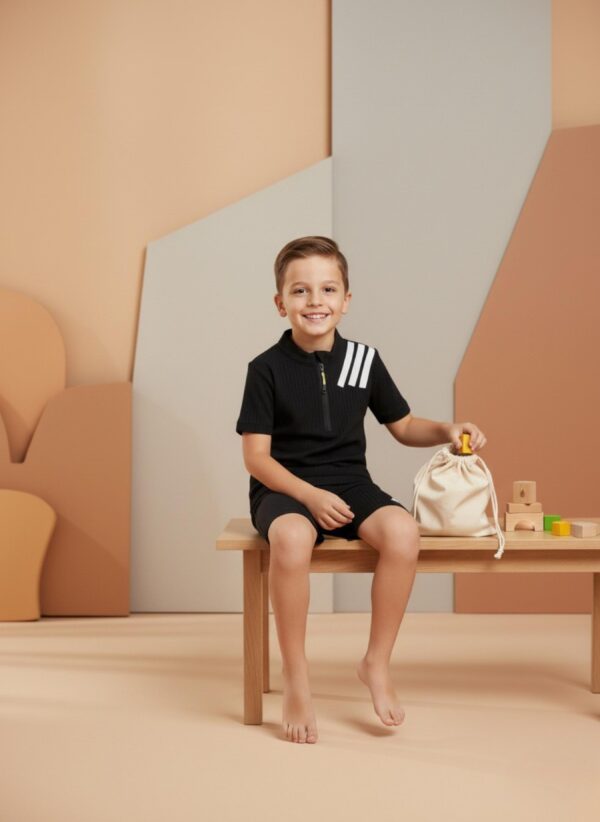 طقم أطفالي اسود