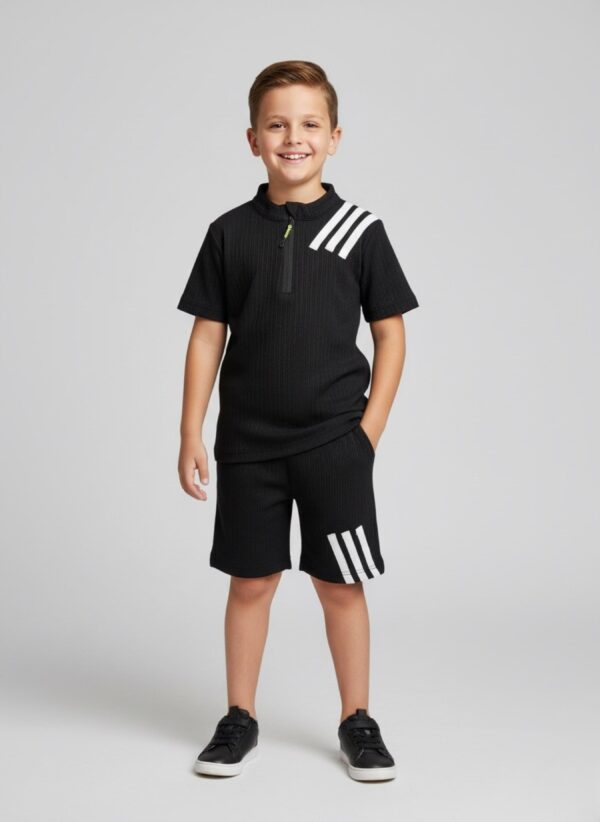 طقم أطفالي اسود