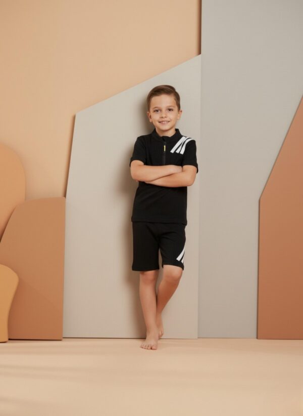 طقم أطفالي اسود