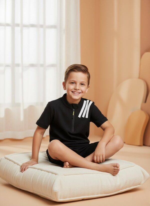 طقم أطفالي اسود