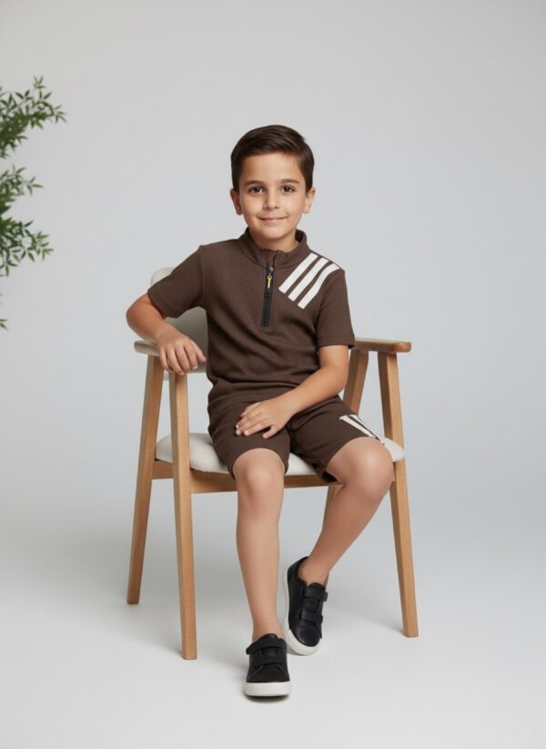 طقم أطفالي بٌني